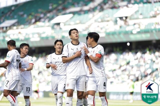'강상윤 극장골' 전북은 포항 3-2 제압, 3위 점프...대전, 울산에 4-1 완승→안양도 광주에 5-2 대승! 용인 창단 '첫 승'